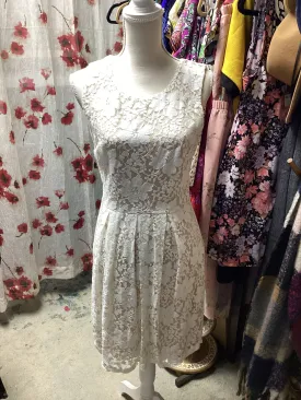 Enfocus Studios: White lace Dress Size 8