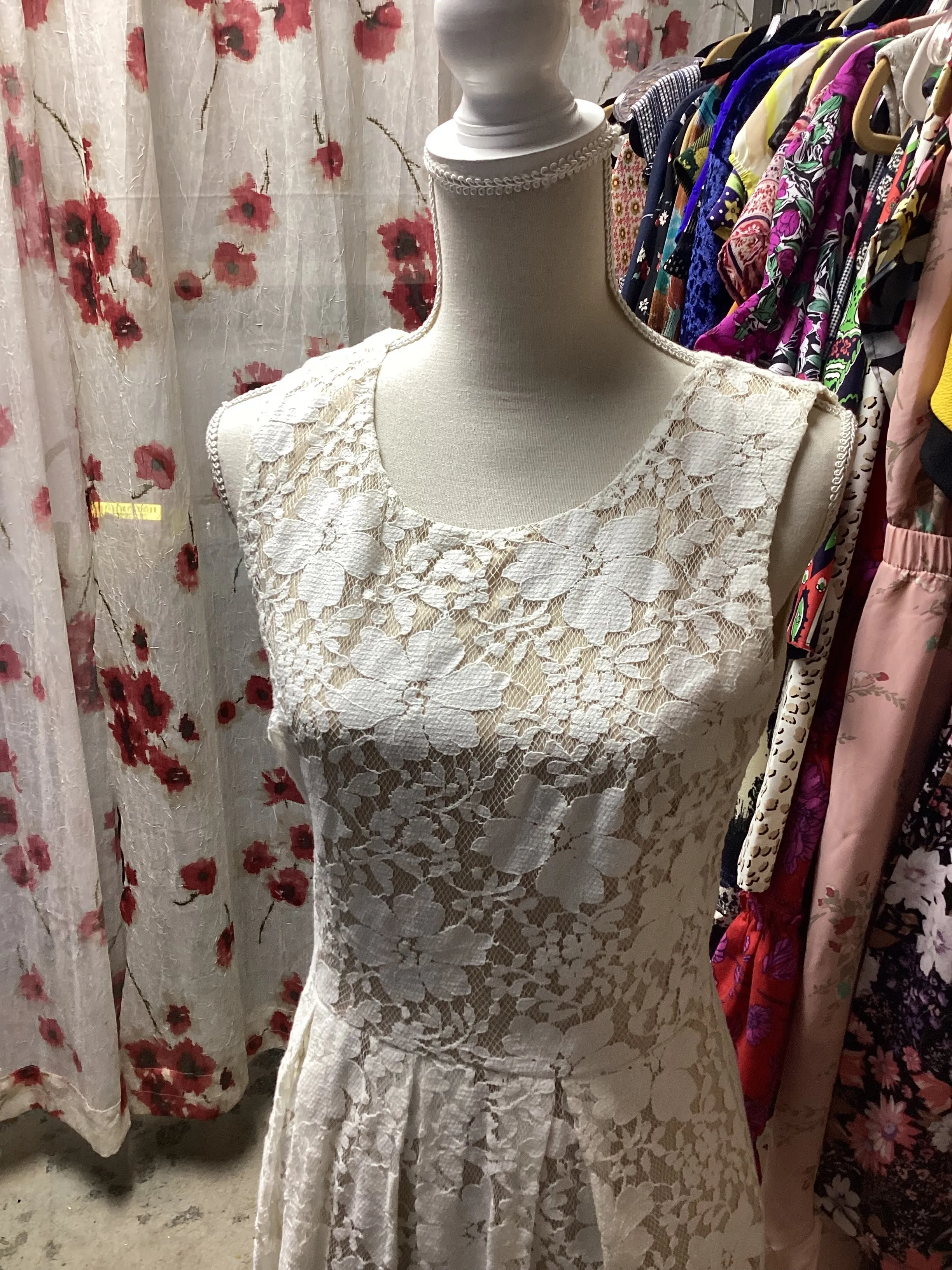Enfocus Studios: White lace Dress Size 8