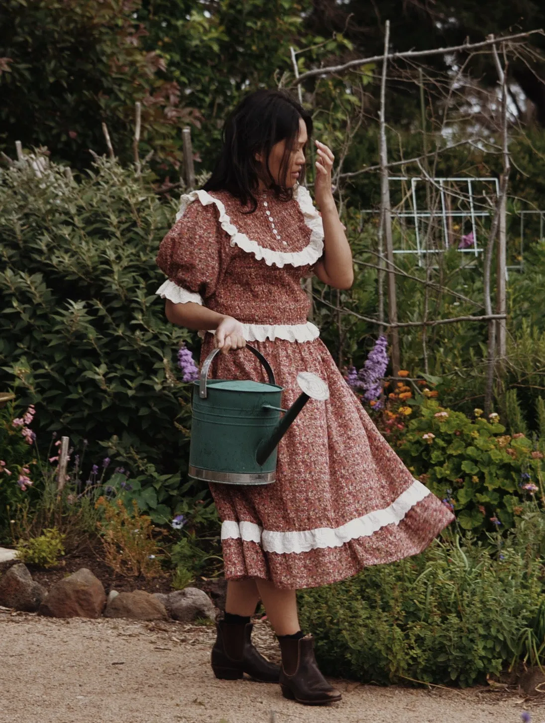 ESLEY DRESS DITSY FLORAL IN POPPY