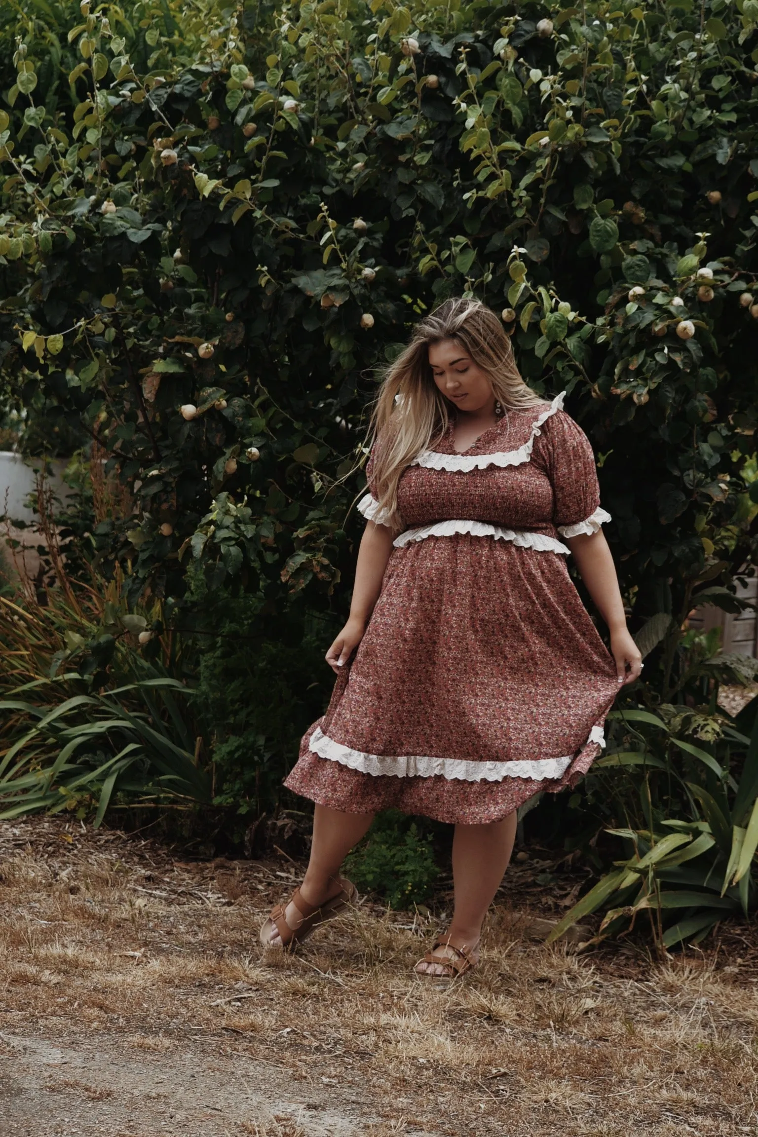 ESLEY DRESS DITSY FLORAL IN POPPY