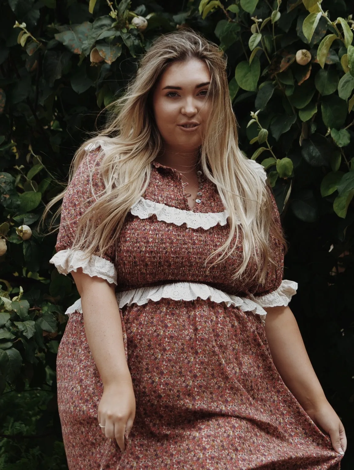 ESLEY DRESS DITSY FLORAL IN POPPY