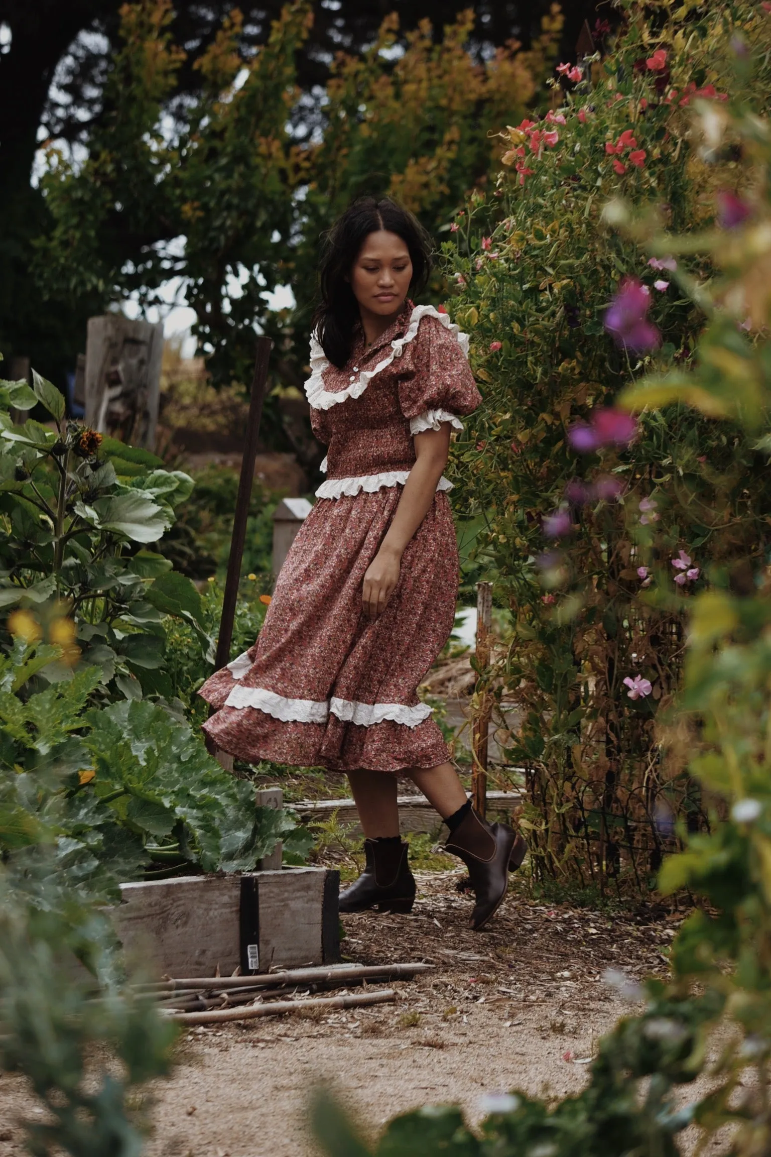 ESLEY DRESS DITSY FLORAL IN POPPY