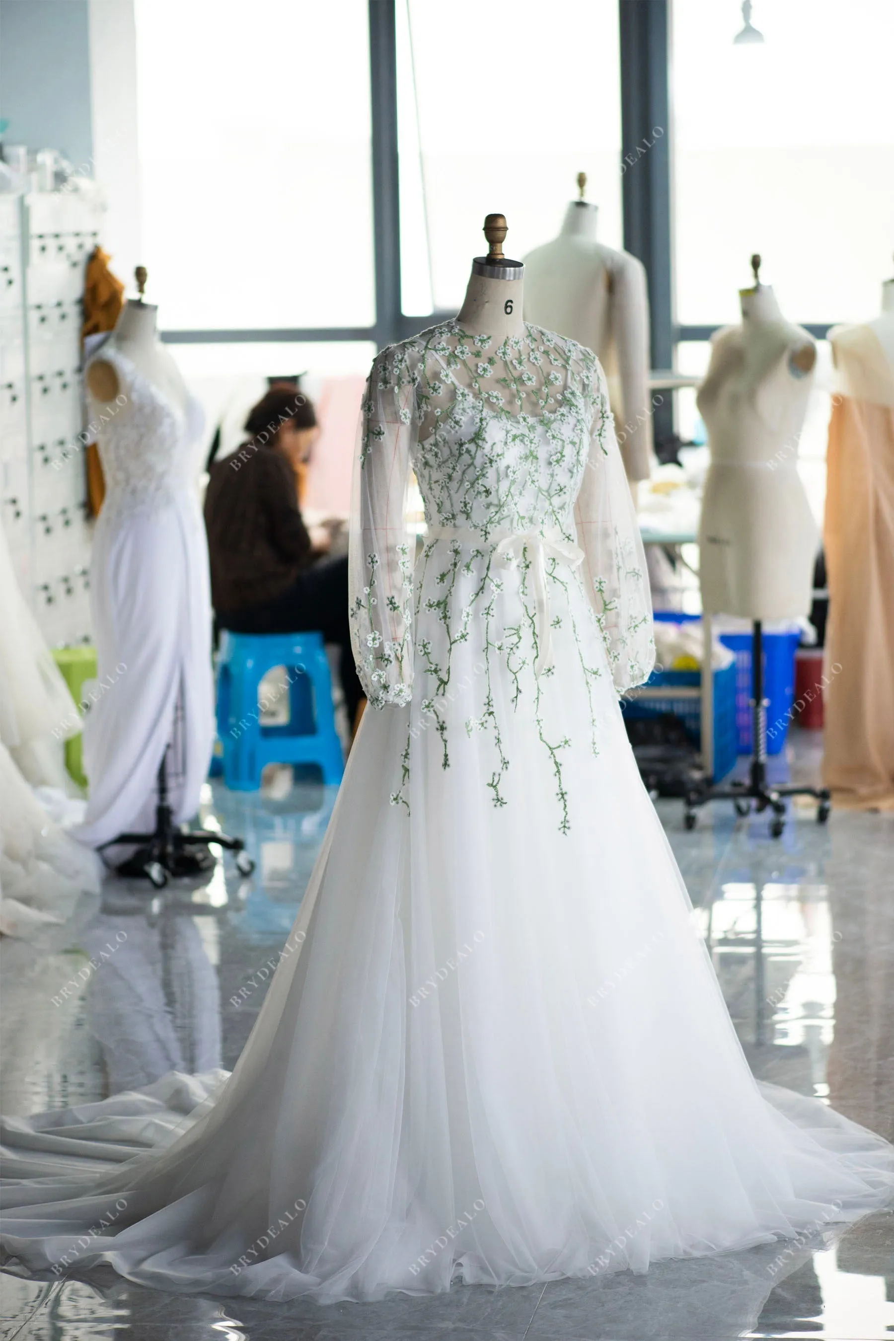 Rustic Flower Lace Bubble Sleeve Blouse Ball Gown Wedding Dress