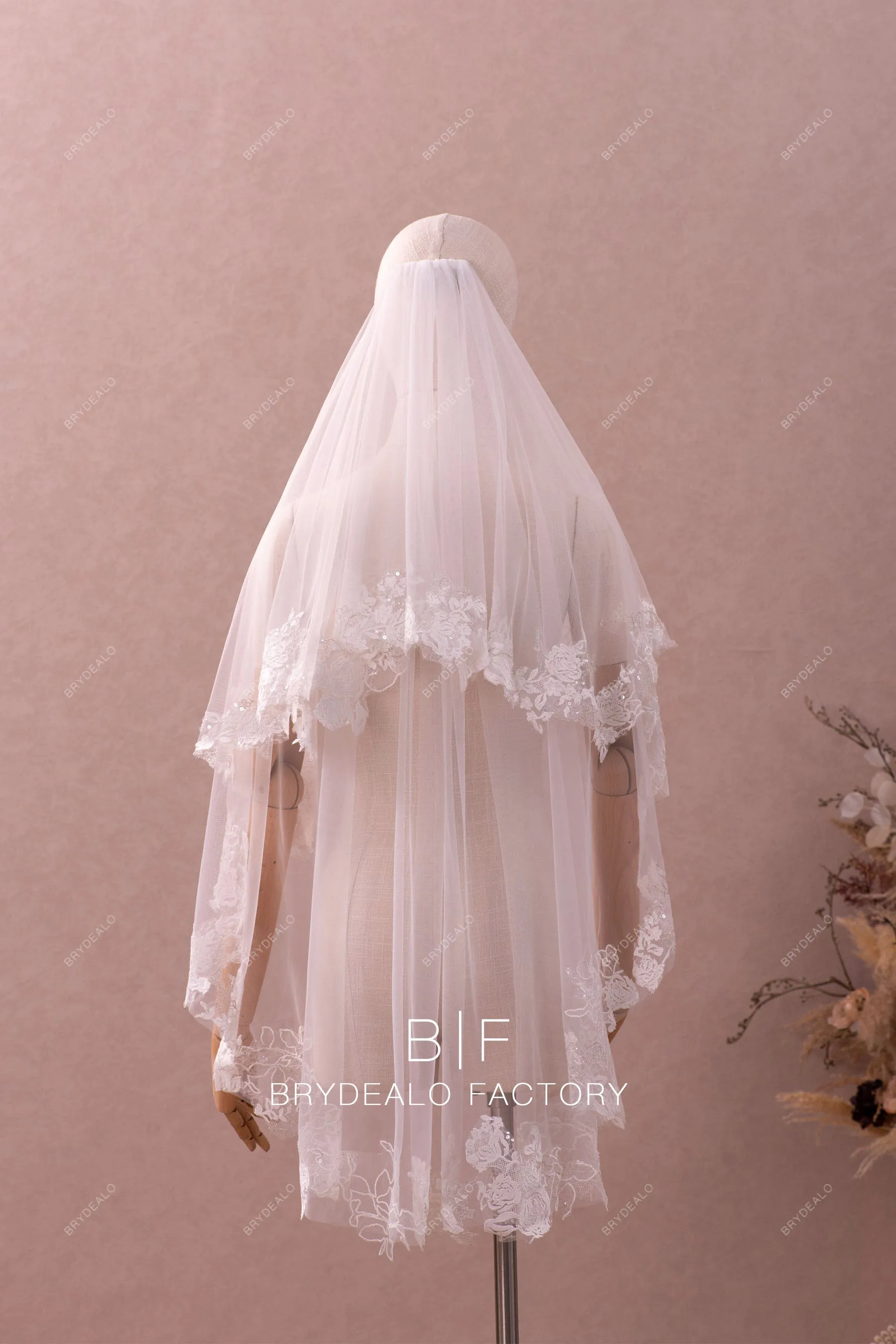 Two Tier Flower Lace Fashion Fingertip Bridal Veil