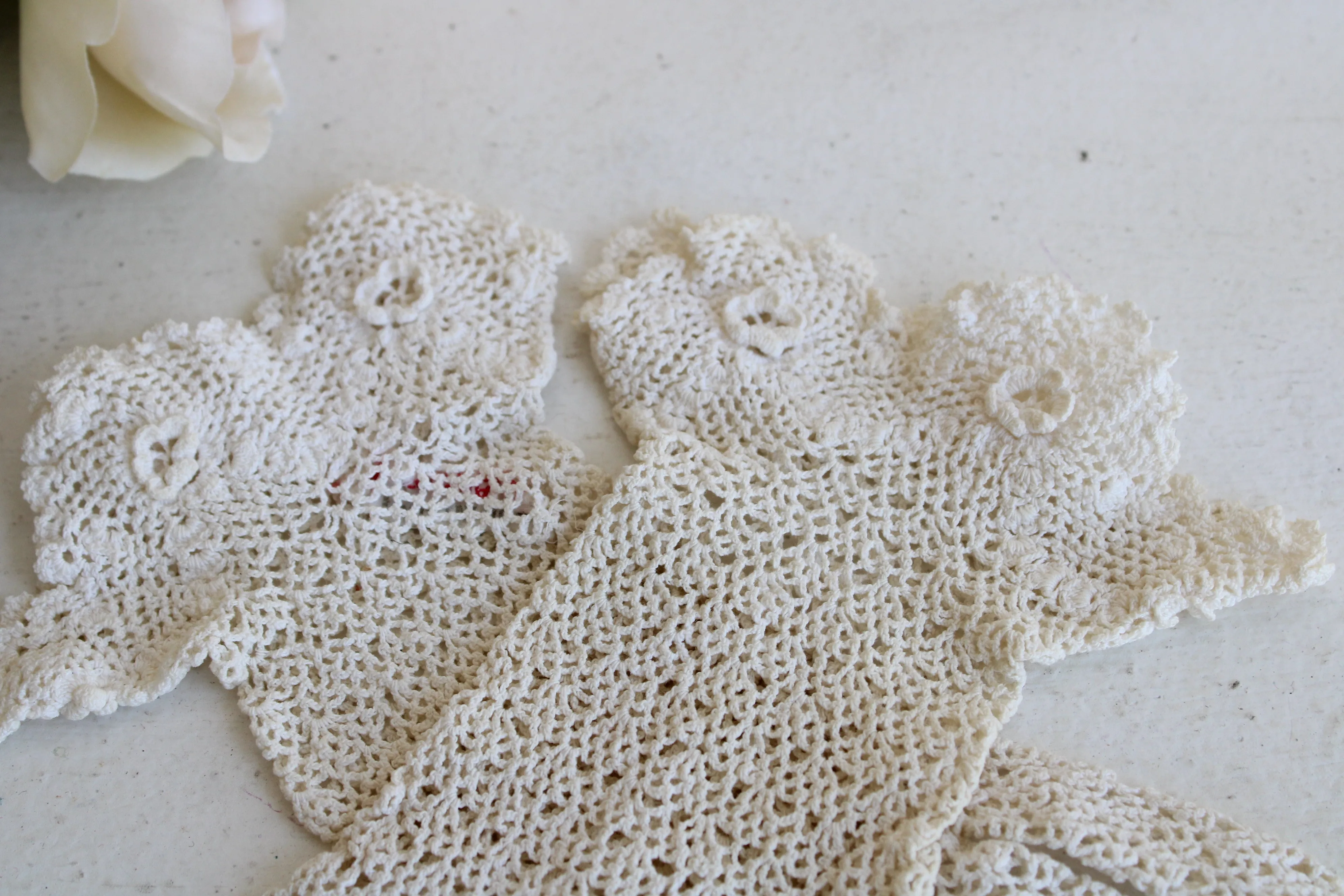 Vintage 1930s 1940s Ivory Crochet Gloves