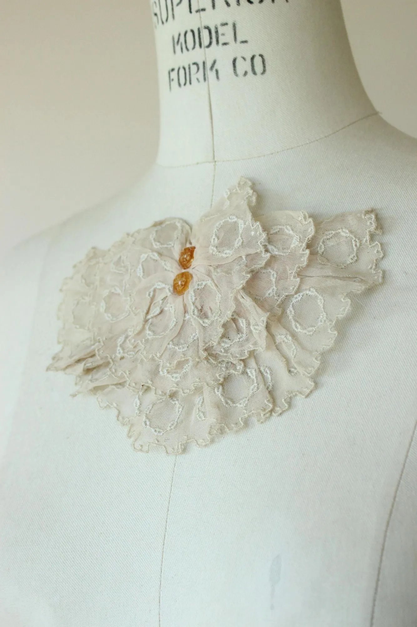 Vintage 1940s Pink Lace Collar Bow, Beau Catcher by Jami
