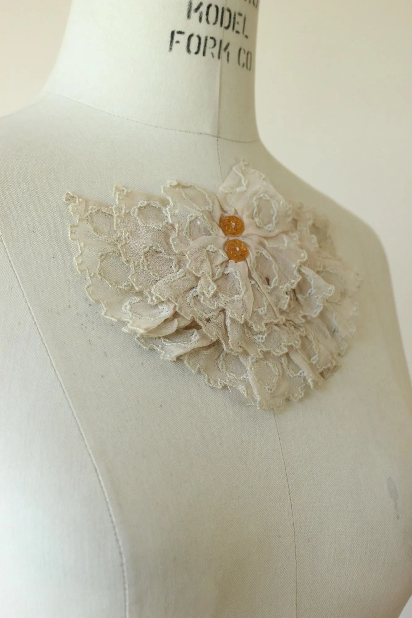 Vintage 1940s Pink Lace Collar Bow, Beau Catcher by Jami